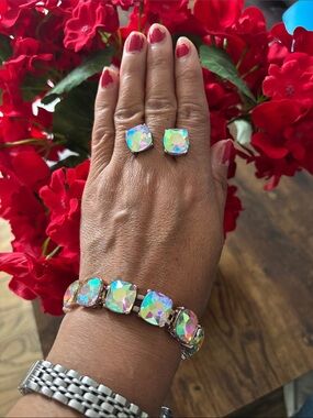 Aurora Crystal Cushion-Cut Bracelet and Earrings Set - Iridescent
